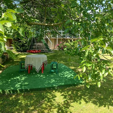 Apartamento "Ранчо" - Тераса Квіти Сад Úzhgorod Exterior foto